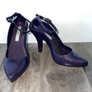 Belted pumps
